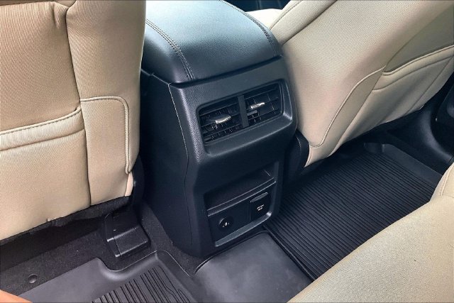 Certified 2024 Ford Edge SEL w/ Convenience Package AWD/4WD image 10