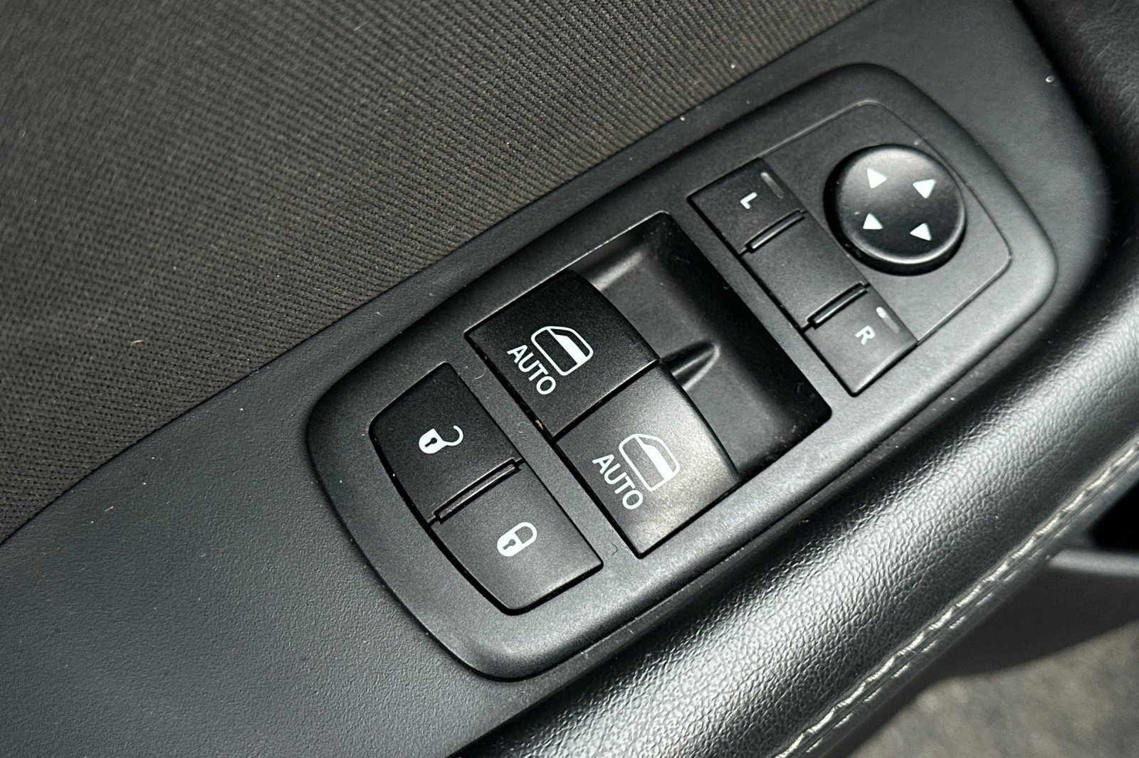 Used 2019 Dodge Challenger SXT w/ Blacktop Package image 11