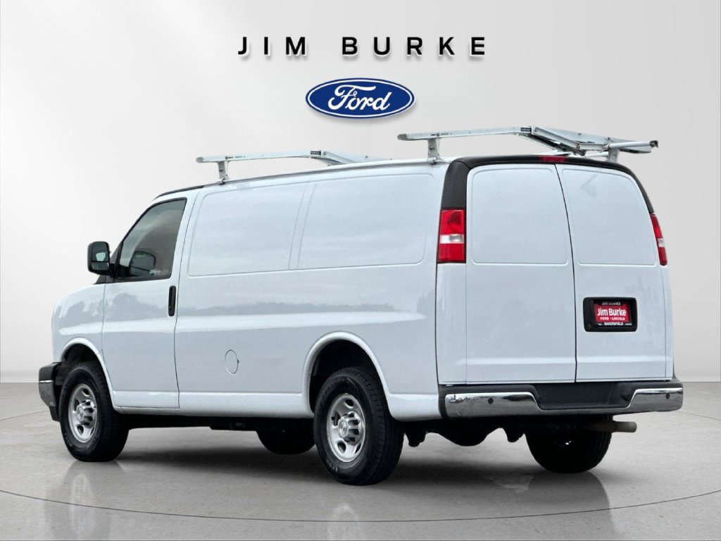 Used 2023 Chevrolet Express 2500 w/ Driver Convenience Package RWD image 3