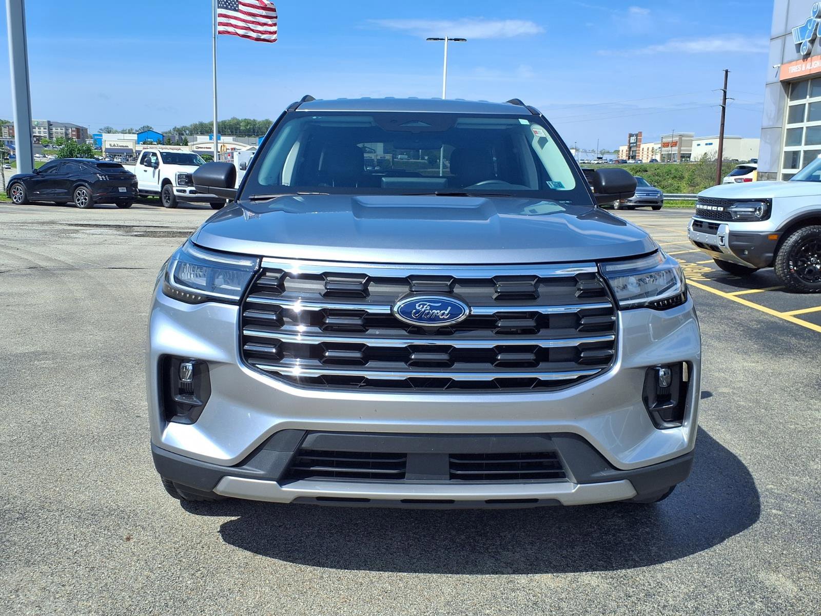 Certified 2025 Ford Explorer Active w/ Active Comfort Package AWD/4WD image 2