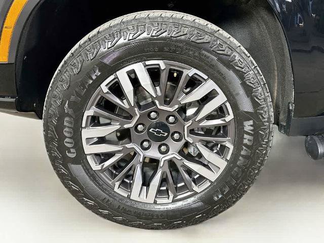 Used 2025 Chevrolet Tahoe Z71 w/ Z71 Off-Road Package AWD/4WD image 8