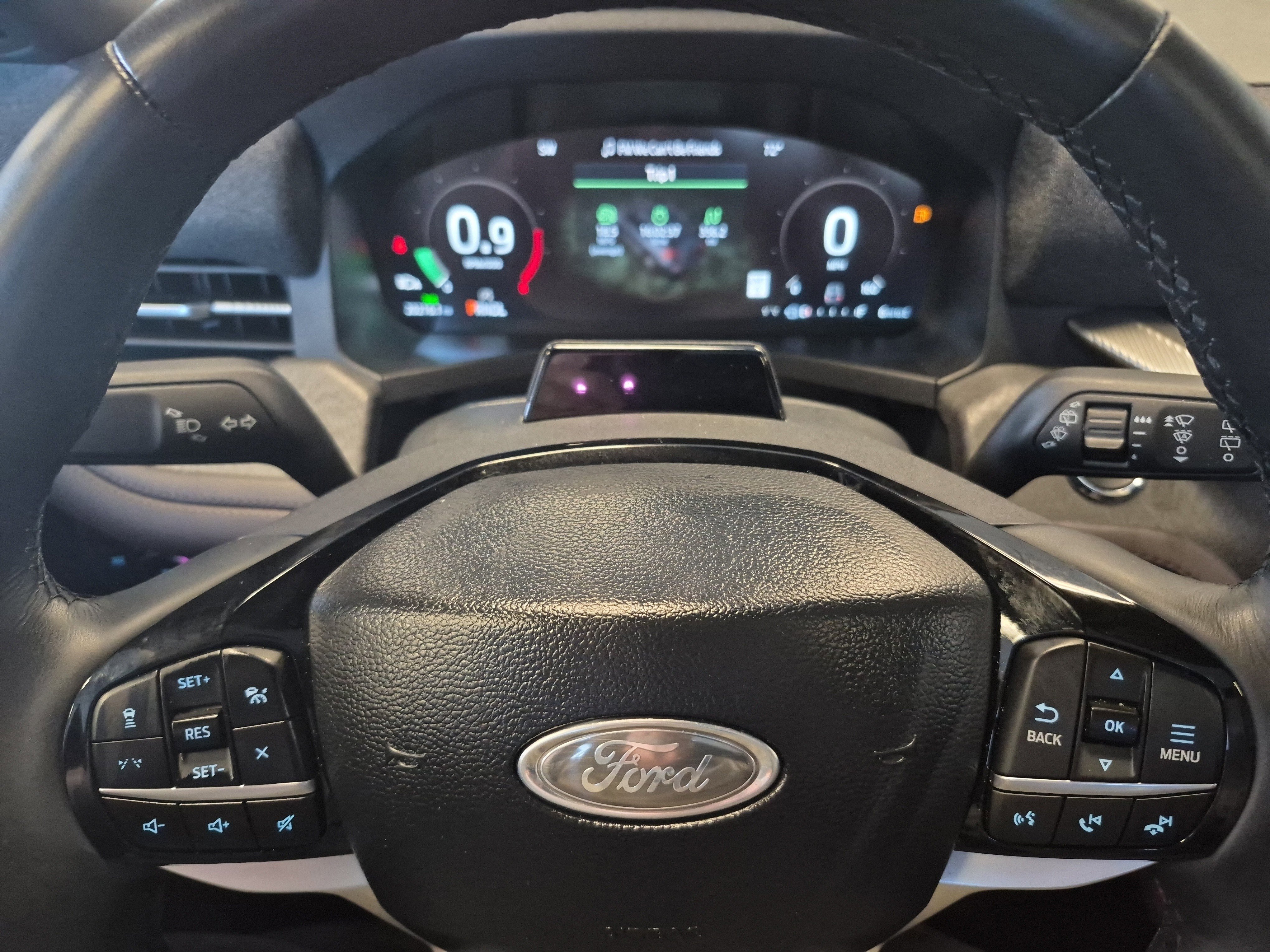 Certified 2025 Ford Explorer Platinum image 28