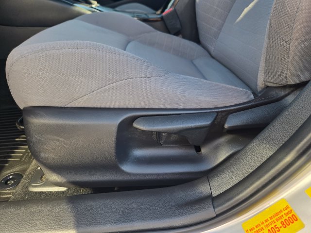 Used 2024 Toyota Corolla SE w/ SE Premium Package FWD image 12