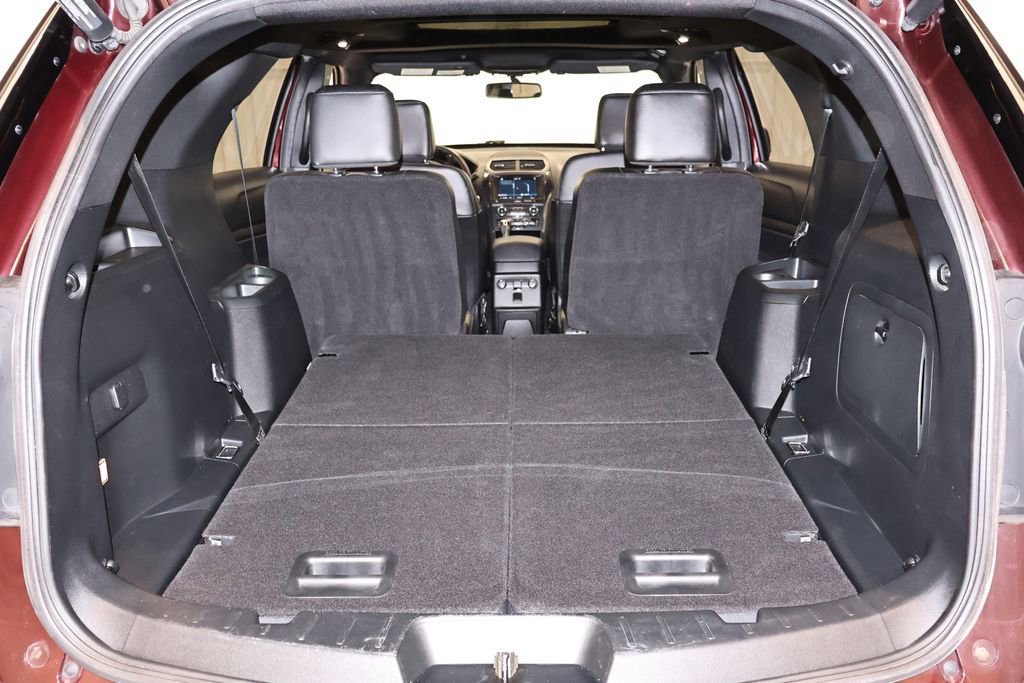 Certified 2018 Ford Explorer XLT w/ Equipment Group 202A image 44