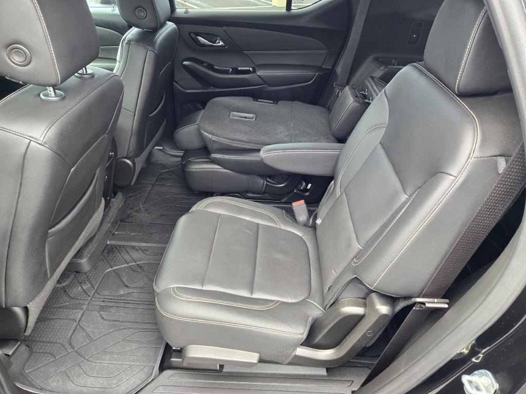 Used 2023 Chevrolet Traverse LT w/ LPO, Floor Liner Package AWD/4WD image 18