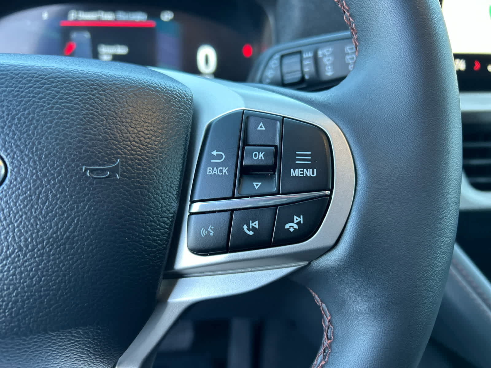 Certified 2025 Ford Explorer Active image 32