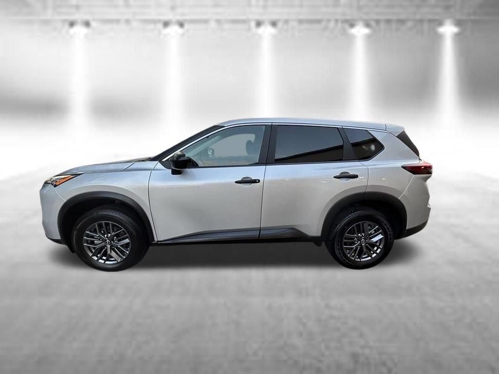 Used 2024 Nissan Rogue S AWD/4WD image 8
