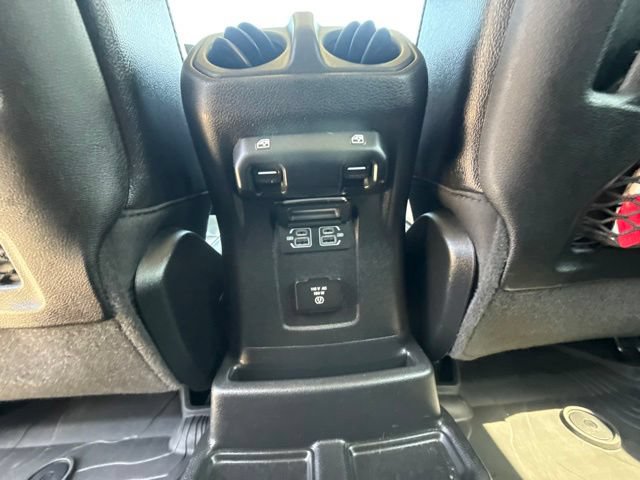 Used 2022 Jeep Wrangler Unlimited Rubicon w/ Xtreme Recon 35" Tire Package AWD/4WD image 52
