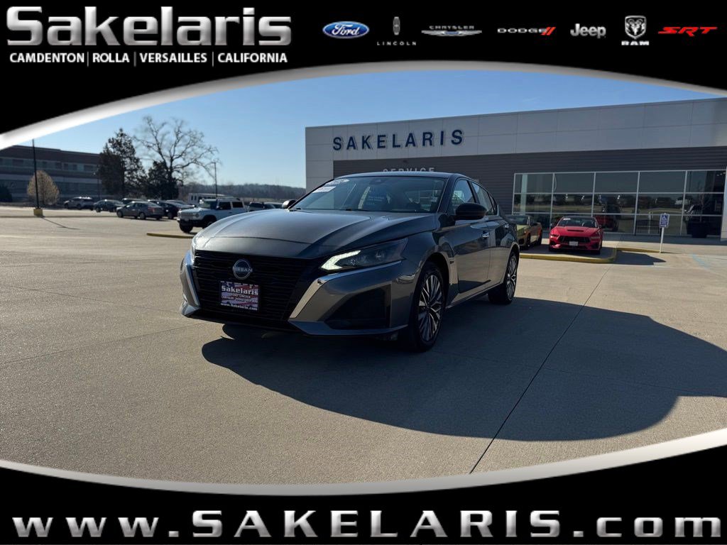 Used 2025 Nissan Altima 2.5 SV image 1