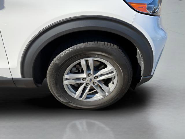 Certified 2022 Ford Explorer XLT w/ Equipment Group 202A AWD/4WD image 29