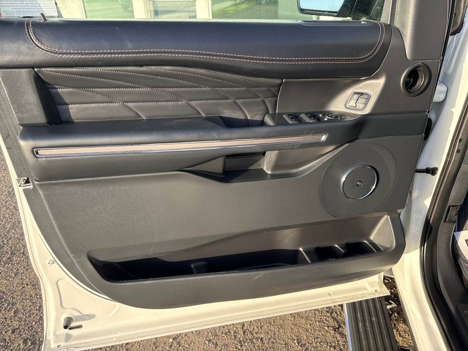 Certified 2023 Ford Expedition Platinum image 10