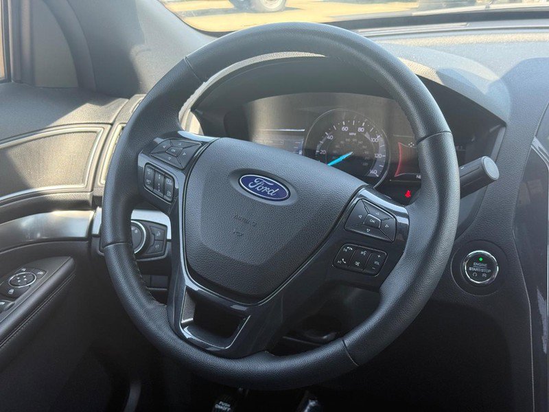 Certified 2019 Ford Explorer XLT w/ Equipment Group 202A AWD/4WD image 18