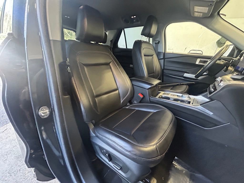 Certified 2023 Ford Explorer XLT w/ Equipment Group 202A image 26