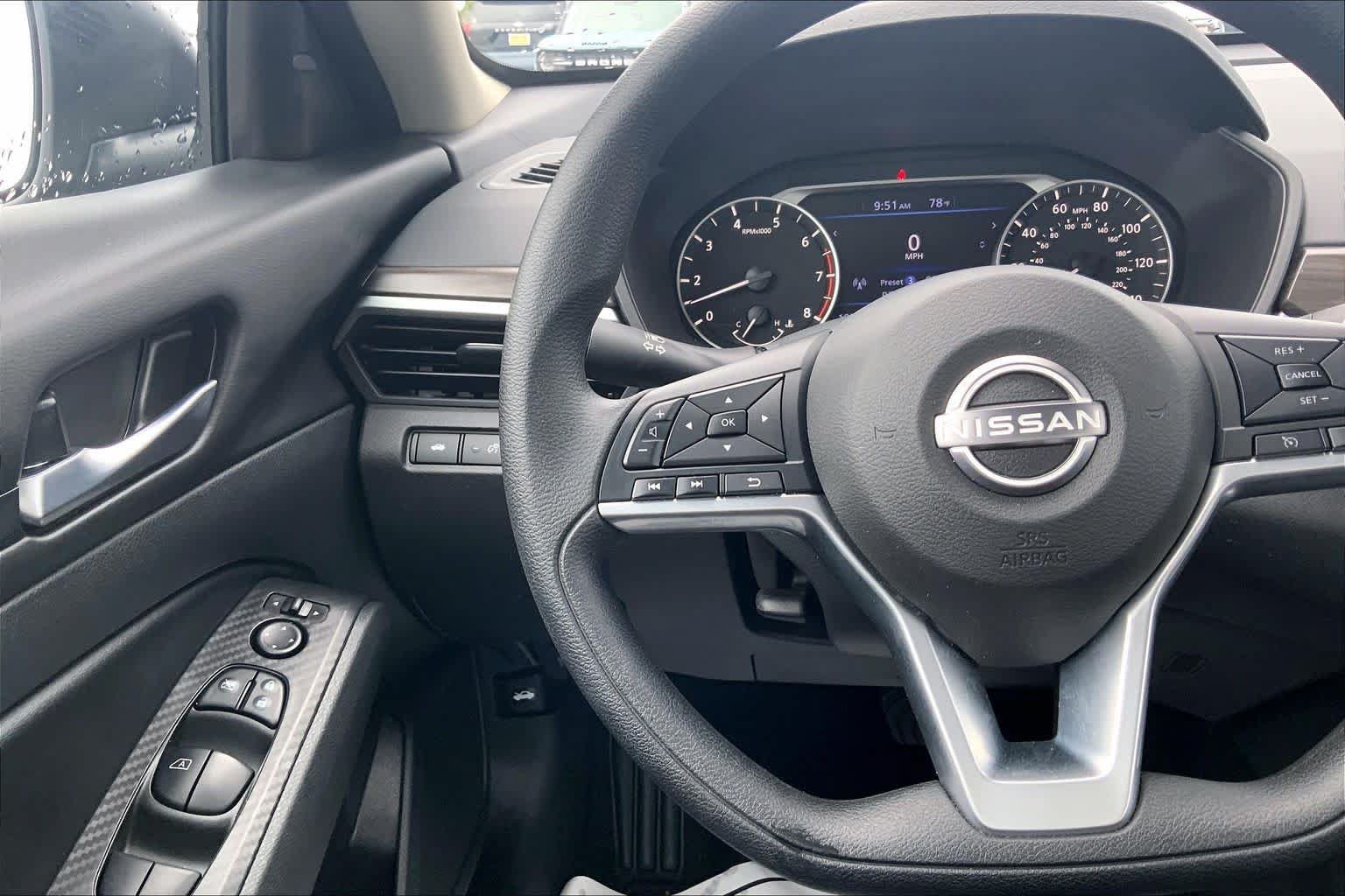 Used 2025 Nissan Altima 2.5 SV FWD image 23