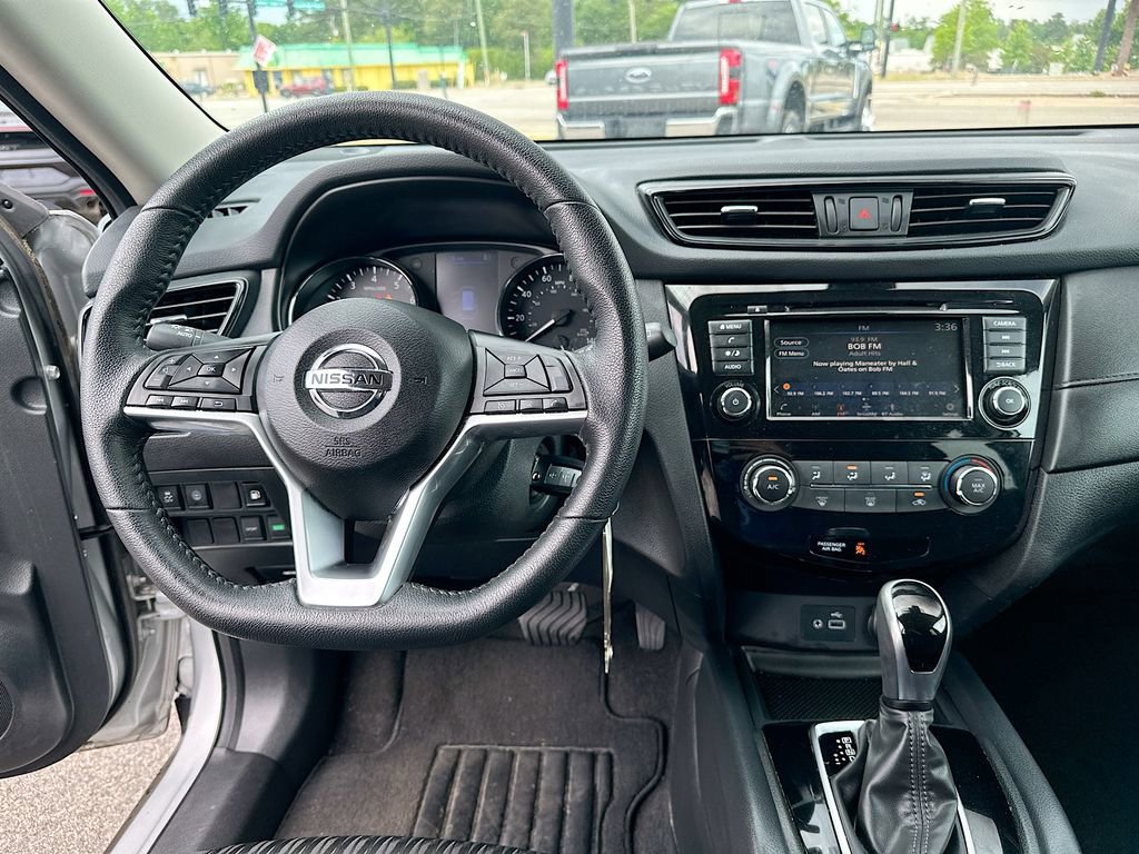 Used 2020 Nissan Rogue S w/ Special Edition Package FWD image 19
