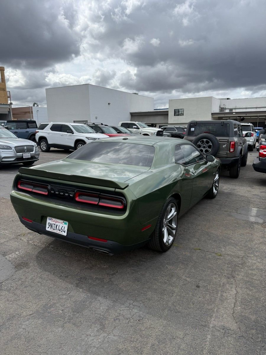 Used 2022 Dodge Challenger R/T RWD image 4