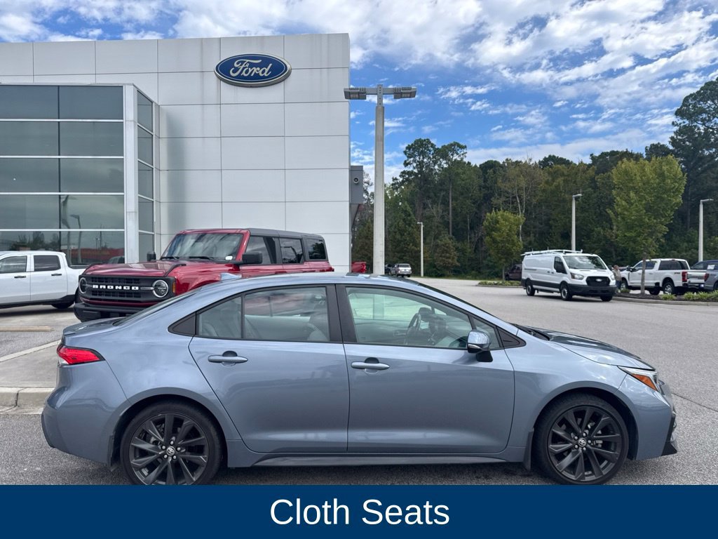 Used 2024 Toyota Corolla SE FWD image 2
