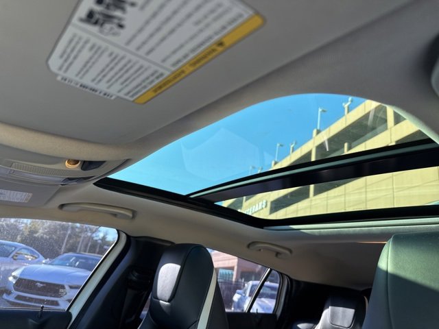 Used 2018 INFINITI QX30 Sport w/ Cargo Package image 12