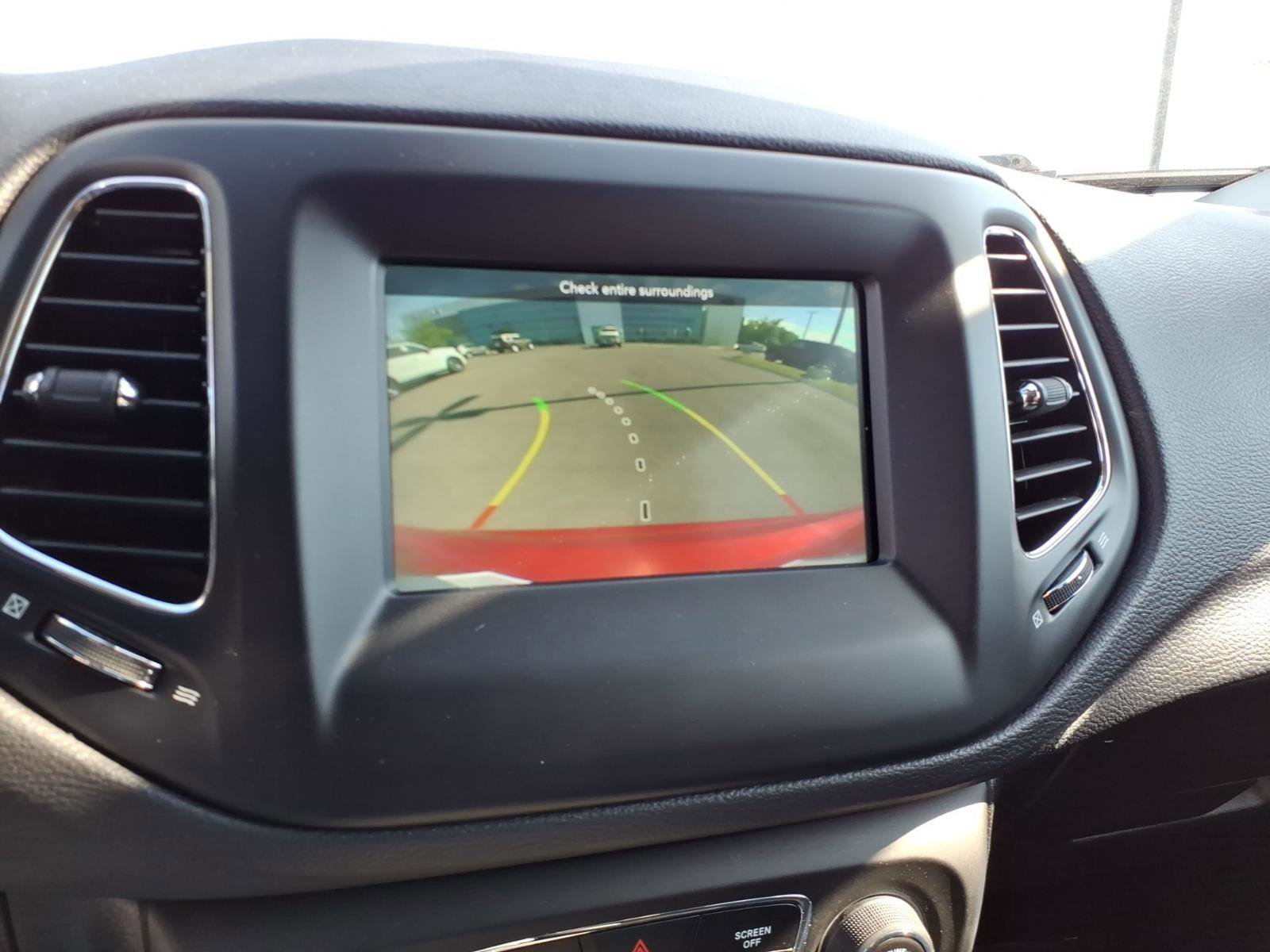 Used 2019 Jeep Compass Latitude FWD image 23