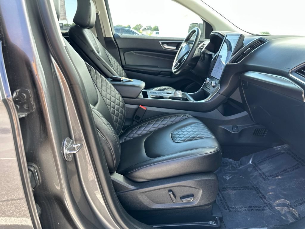 Certified 2024 Ford Edge Titanium AWD/4WD image 31