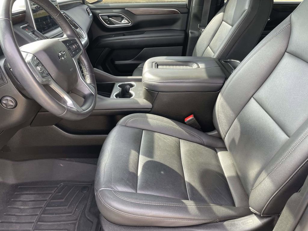 Used 2023 Chevrolet Suburban Z71 w/ Luxury Package image 13