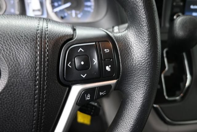 Used 2018 Toyota Sienna LE FWD image 16