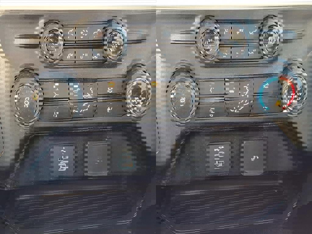 Certified 2024 Ford F350 XLT w/ FX4 Off-Road Package image 17