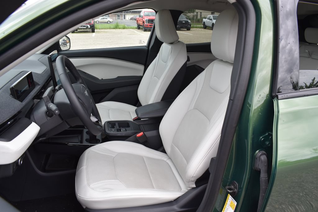Certified 2025 Ford Mustang Mach-E Premium AWD/4WD image 7