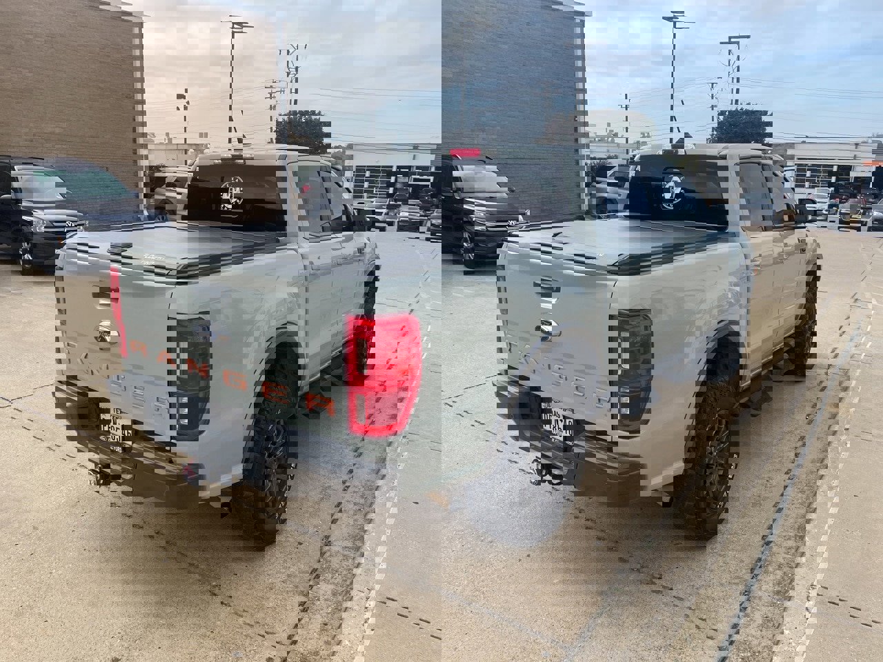 Certified 2021 Ford Ranger Lariat w/ Tremor Off-Road Package image 3