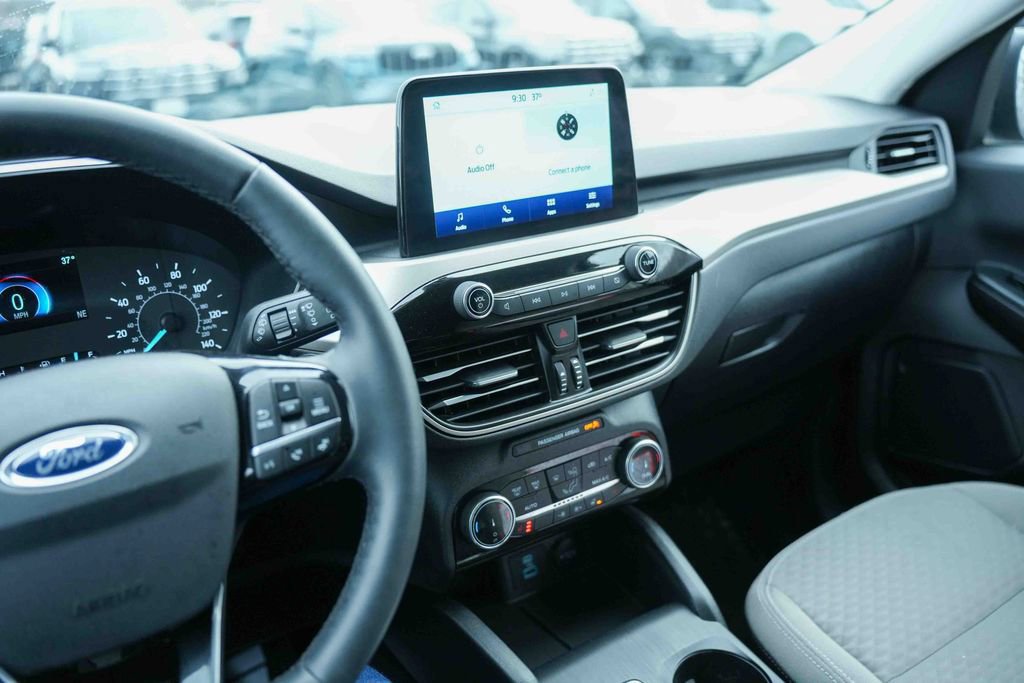 Certified 2022 Ford Escape SE w/ SE Sport Appearance Package image 31