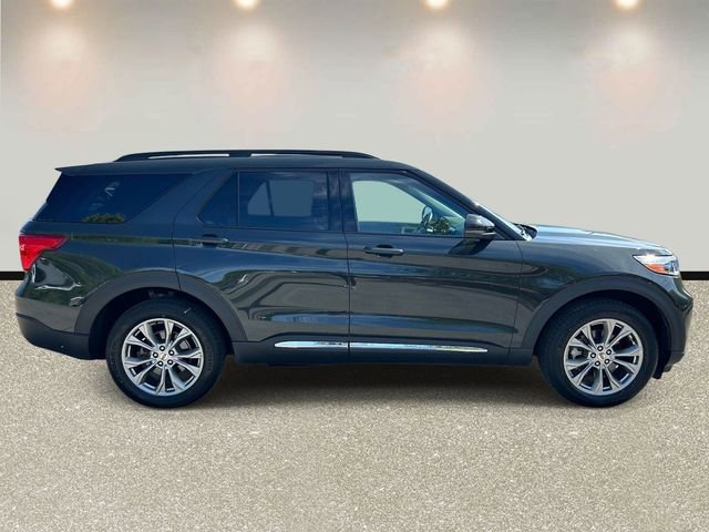 Certified 2023 Ford Explorer XLT w/ Equipment Group 202A AWD/4WD image 4