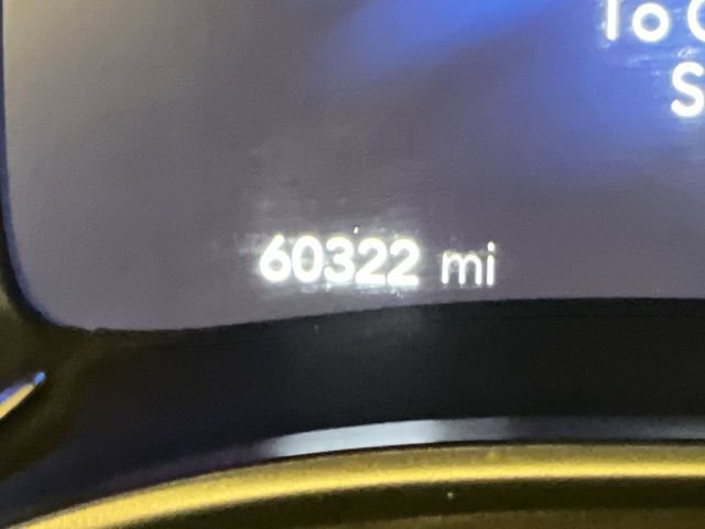Used 2024 Chrysler Pacifica Limited FWD image 18