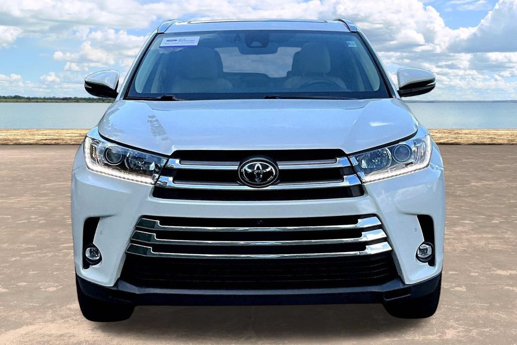 Used 2019 Toyota Highlander Limited Platinum AWD/4WD image 2