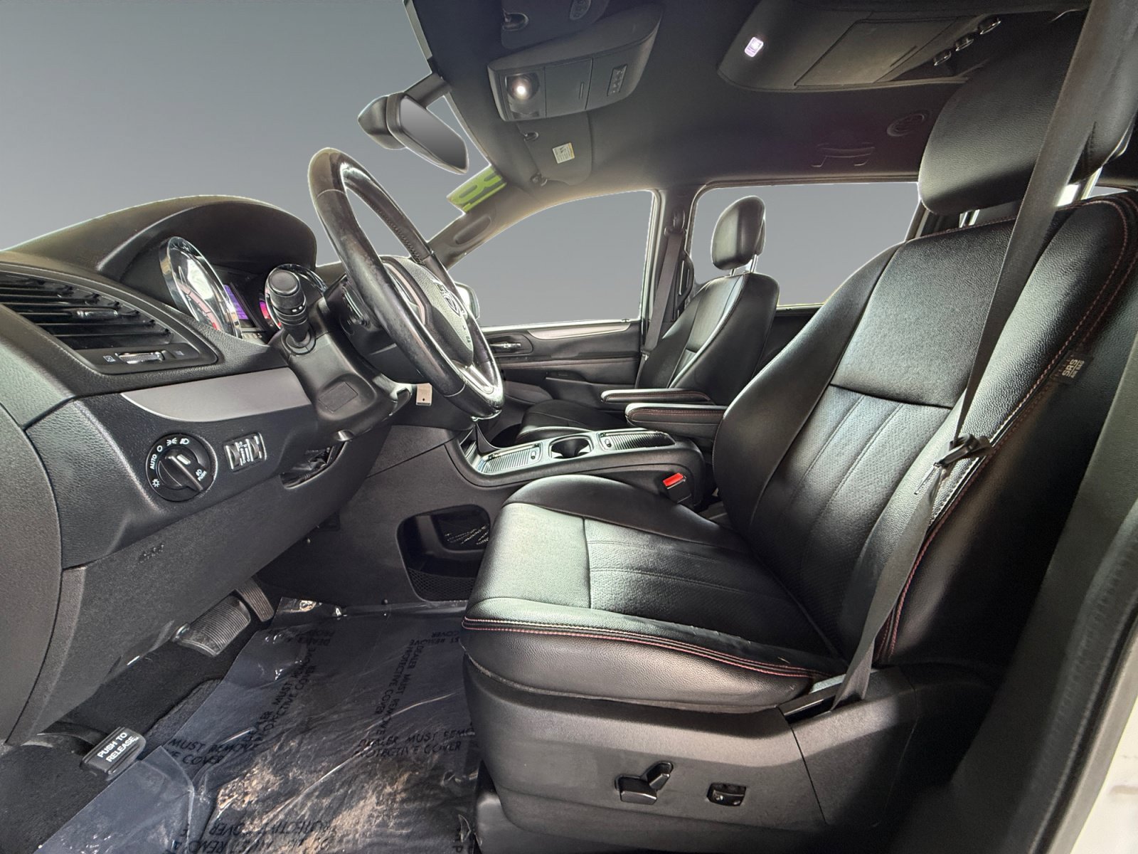 Used 2018 Dodge Grand Caravan GT FWD image 12