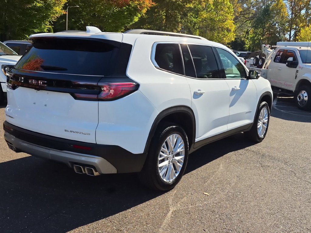 Used 2026 GMC Acadia Elevation w/ Elevation Premium Package FWD image 14