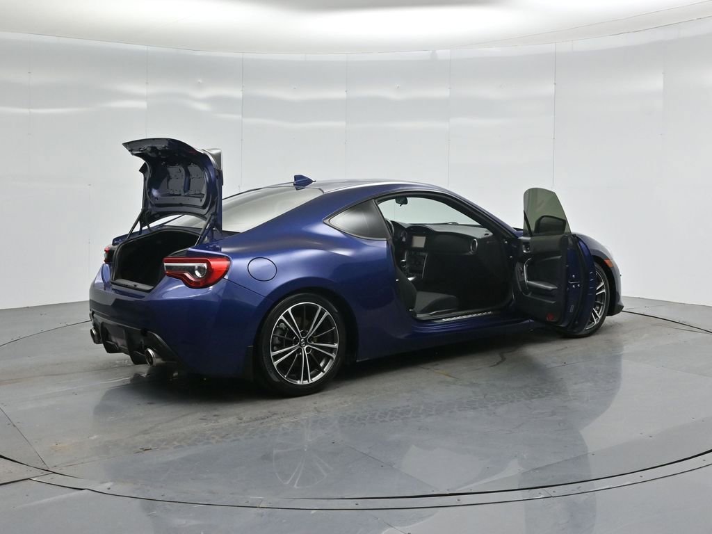 Used 2017 Toyota 86 image 5
