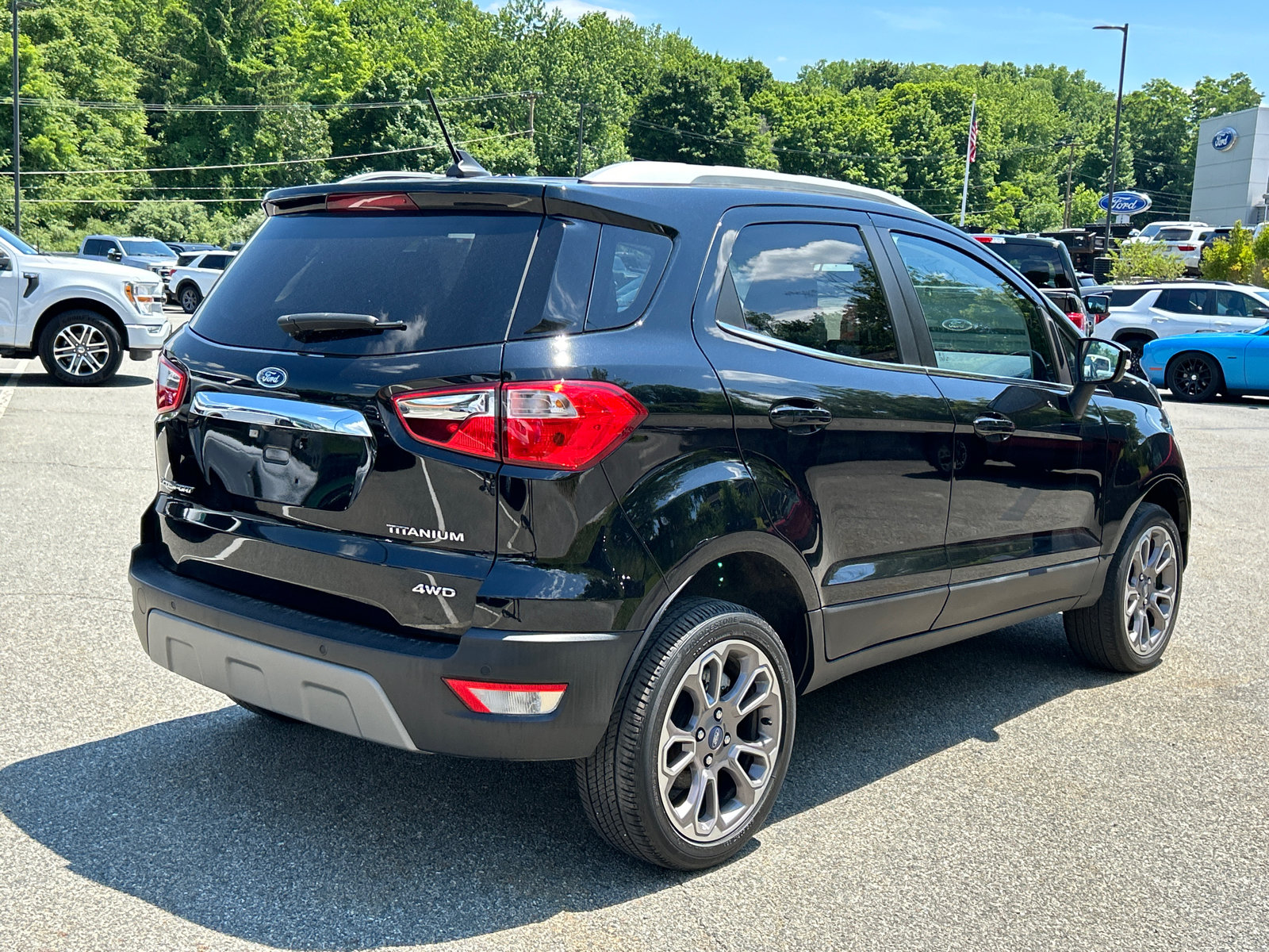 Certified 2022 Ford EcoSport Titanium AWD/4WD image 6