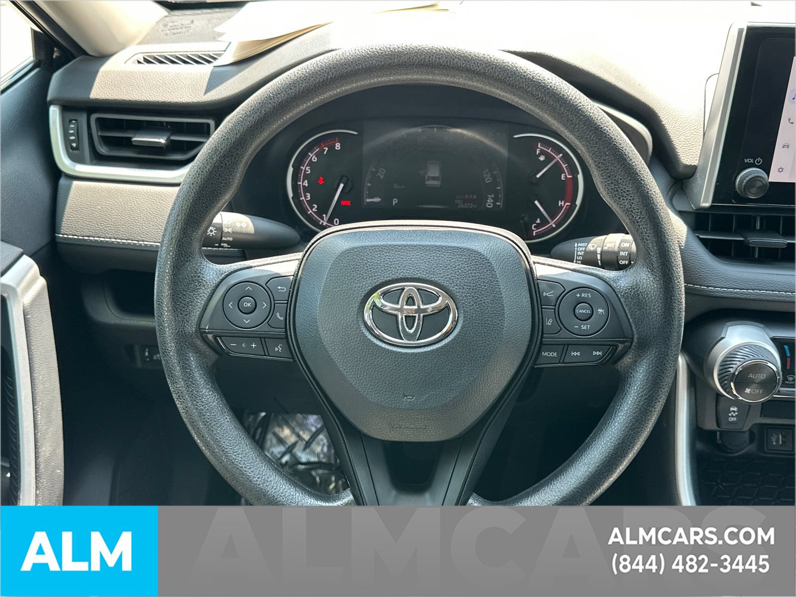 Used 2025 Toyota RAV4 XLE FWD image 28