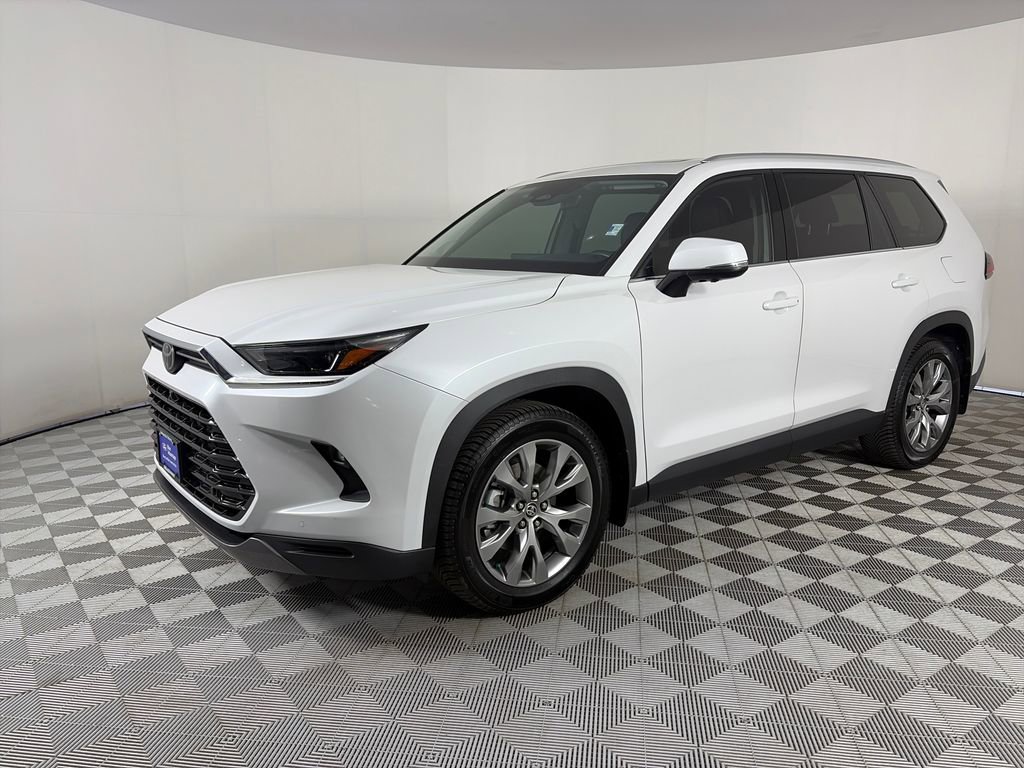 Used 2024 Toyota Grand Highlander AWD video 3