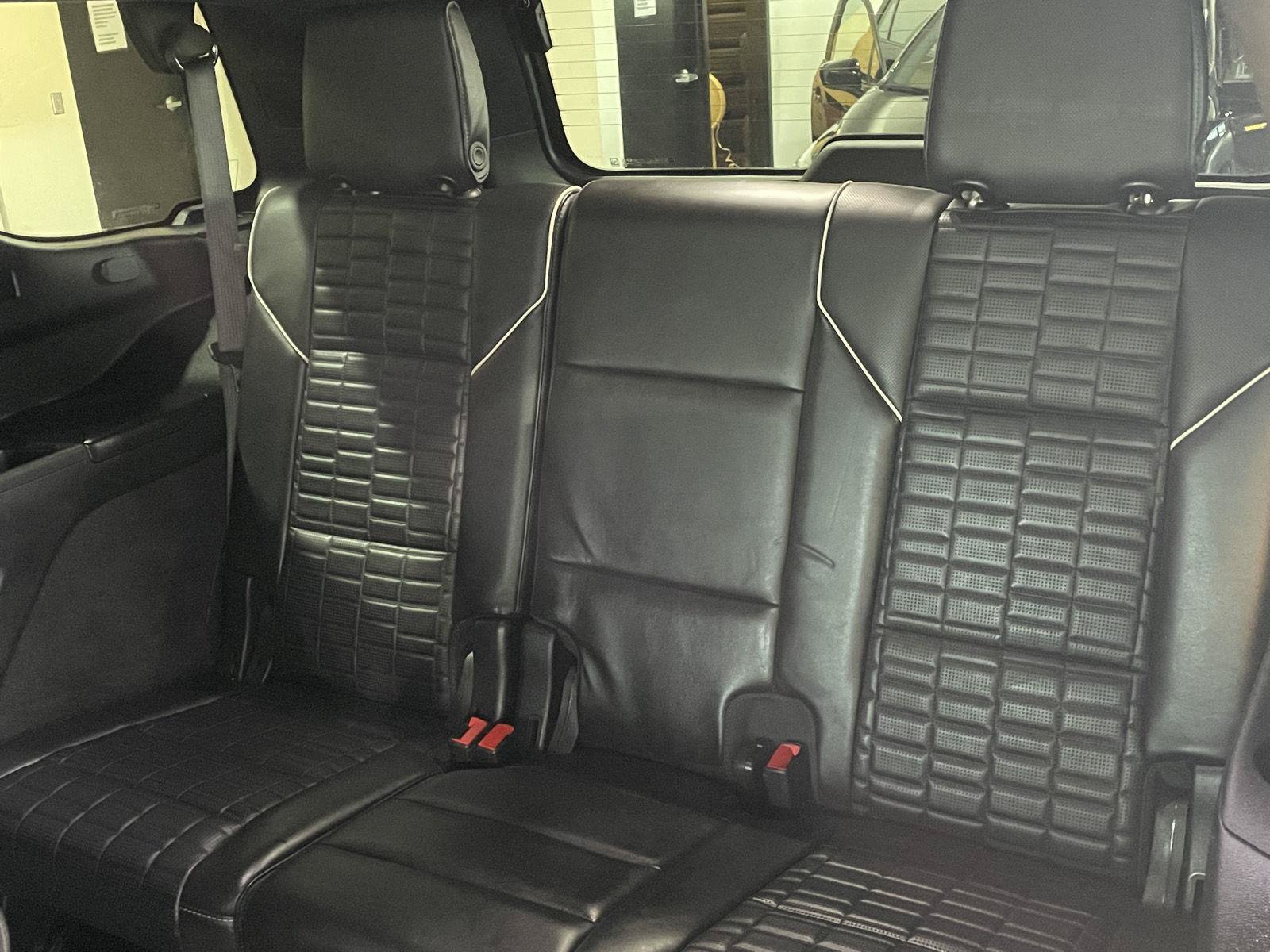 Used 2022 Cadillac Escalade Sport Platinum w/ LPO, ONYX Package AWD/4WD image 24
