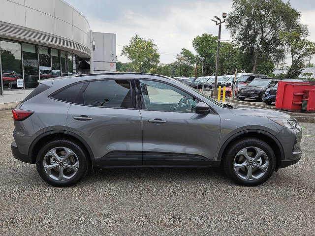 Certified 2025 Ford Escape ST-Line w/ Tech Pack #1 AWD/4WD image 12