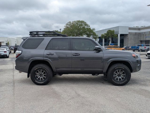 Used 2022 Toyota 4Runner SR5 AWD/4WD image 4