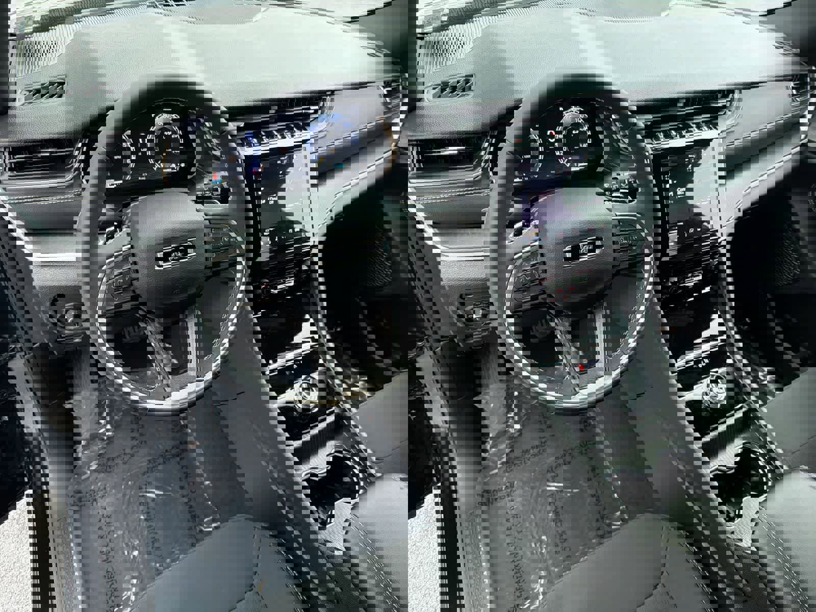 Used 2025 Jeep Grand Cherokee Laredo X image 10