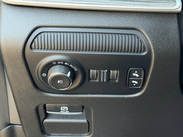 Used 2022 Jeep Wagoneer Series II w/ Convenience Group I AWD/4WD image 22
