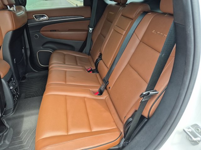 Used 2017 Jeep Grand Cherokee Summit AWD/4WD image 31