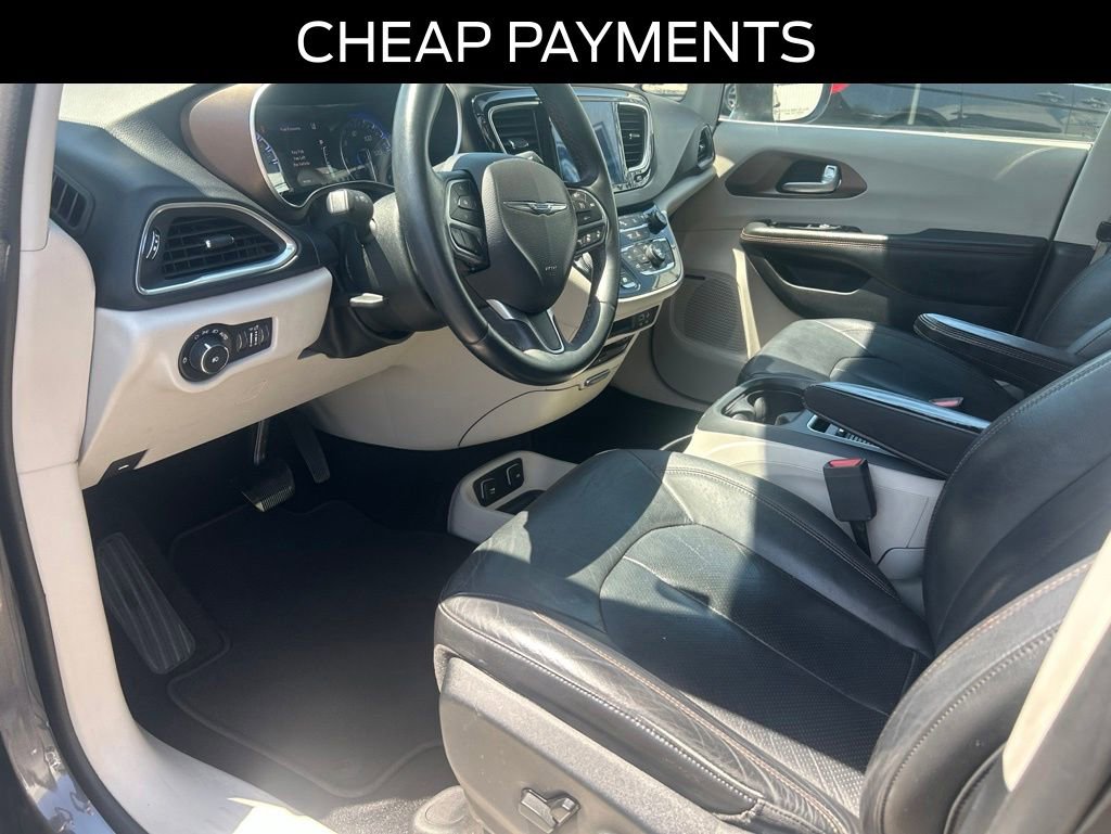 Used 2017 Chrysler Pacifica Touring-L Plus w/ Advanced Safetytec Group FWD image 7