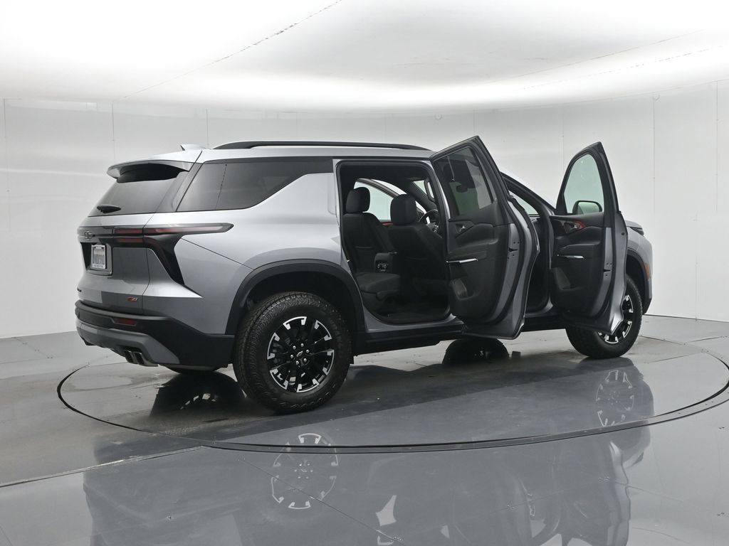 Used 2024 Chevrolet Traverse Z71 w/ LPO, Floor Liner Package image 35