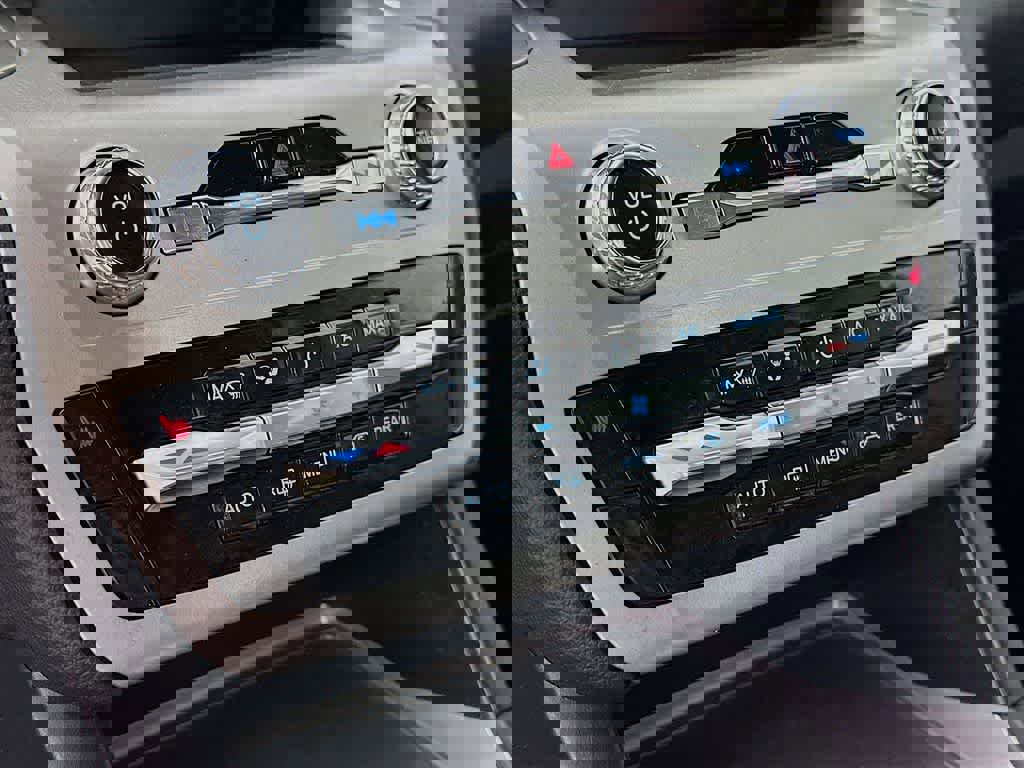 Certified 2022 Ford Explorer XLT image 18