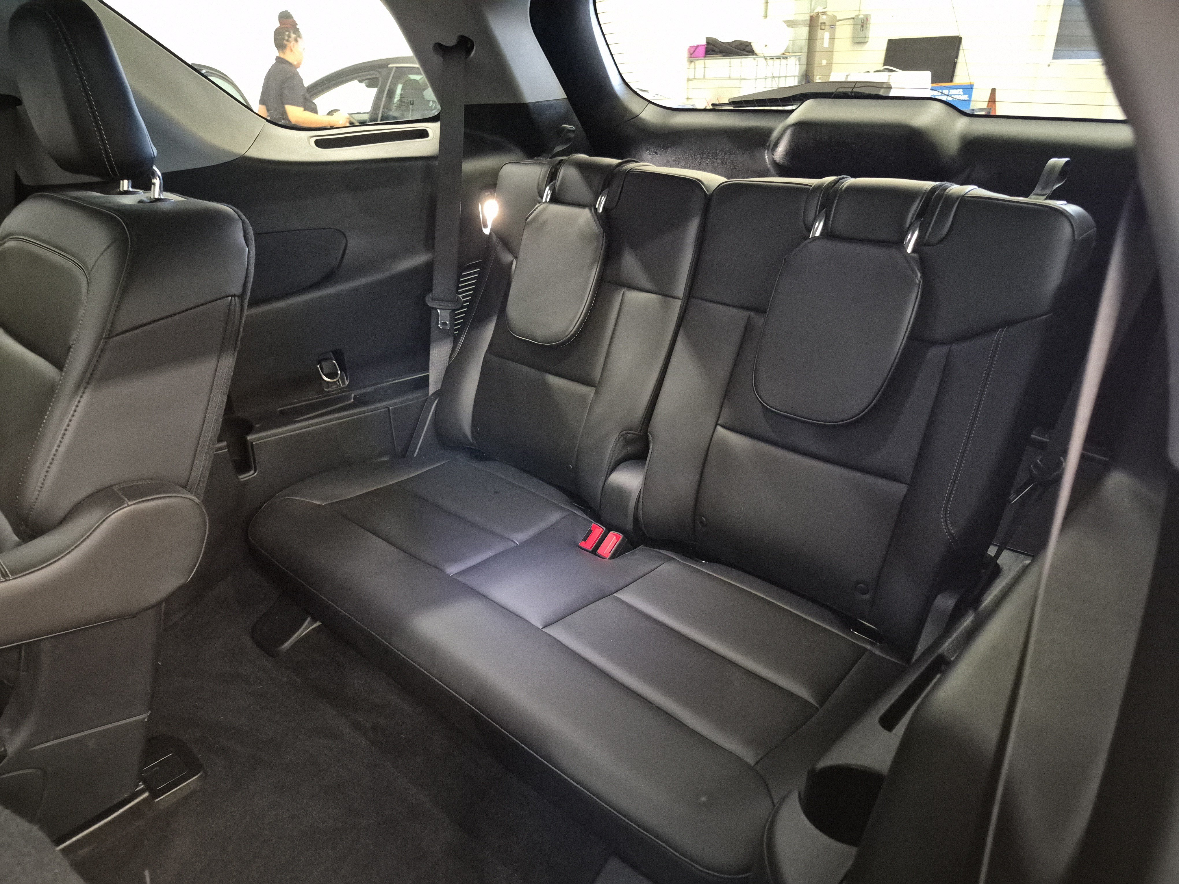Certified 2023 Ford Explorer XLT w/ Equipment Group 202A RWD image 14