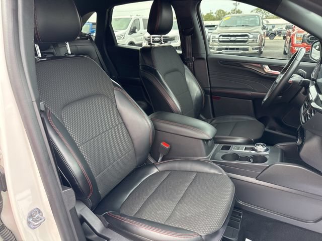 Certified 2024 Ford Escape ST-Line w/ Tech Pack #1 AWD/4WD image 37